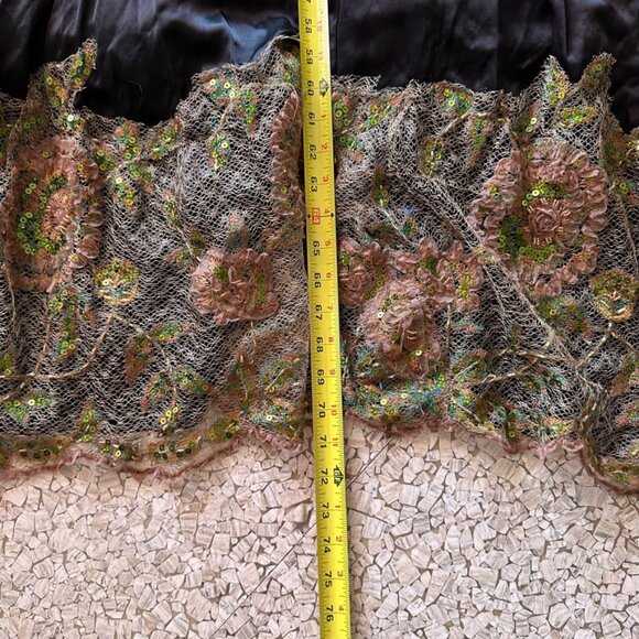 Gorgeous 3X custom made ball gown black satin and floral lace details. - Picture 10 of 11